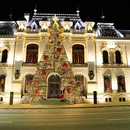 Alea Central Studio Art Museum Craiova Bagian luar foto